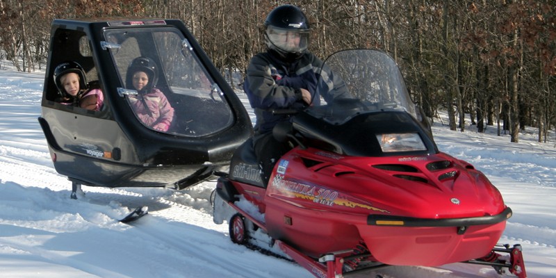 snowmobiling-wisconsin